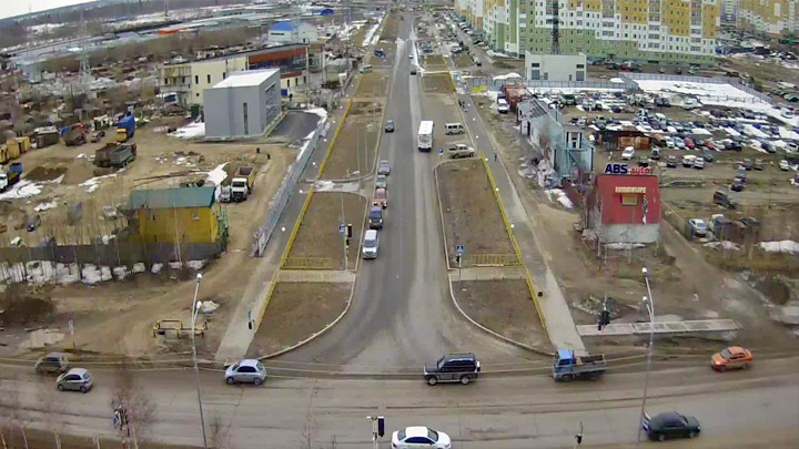Онлайн веб-камера на перекрёстке Ханты-Мансийская - Профсоюзная (Нижневартовск, Россия)